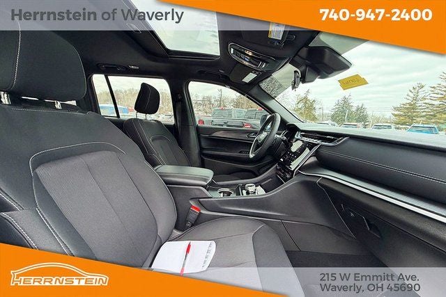 2025 Jeep Grand Cherokee Laredo