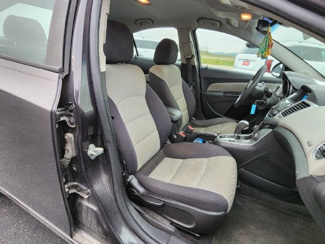 2014 Chevrolet Cruze LS - Photo 23
