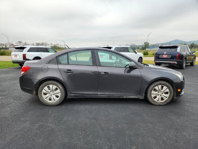 2014 Chevrolet Cruze LS - Photo 26