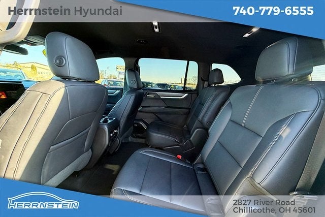 2024 GMC Acadia Elevation