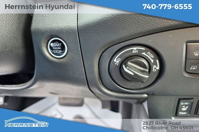 2023 Nissan Frontier SV