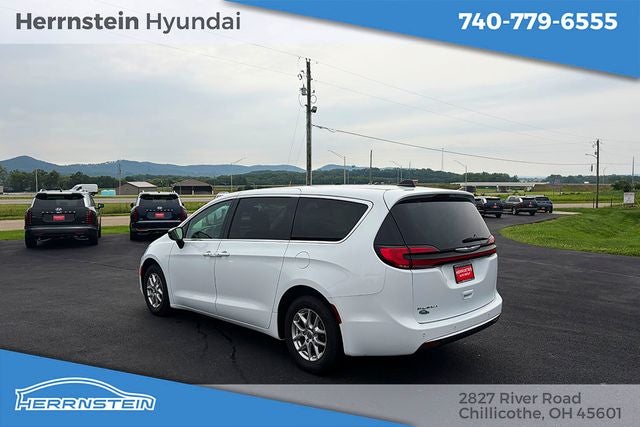 2024 Chrysler Pacifica Touring L