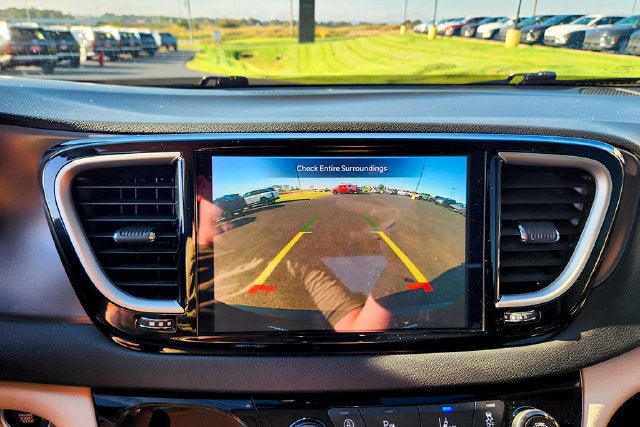 2024 Chrysler Pacifica Touring L - Photo 16