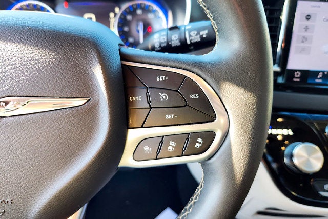 2024 Chrysler Pacifica Touring L - Photo 20