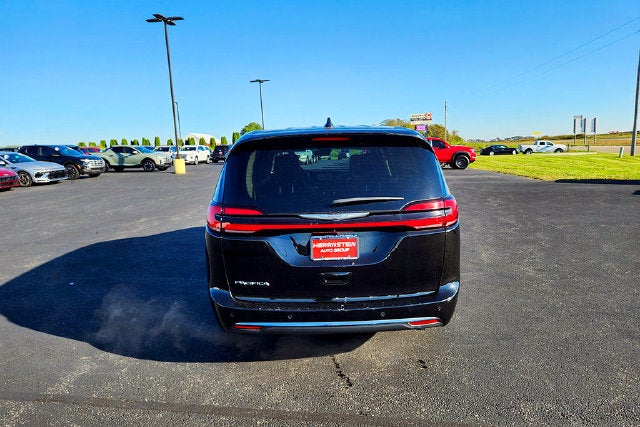 2024 Chrysler Pacifica Touring L - Photo 30