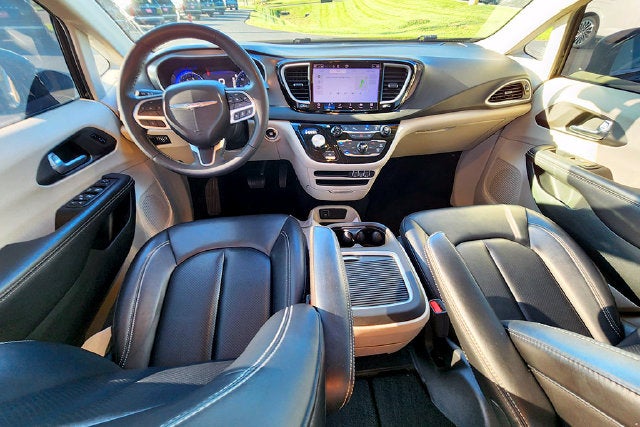 2024 Chrysler Pacifica Touring L - Photo 9