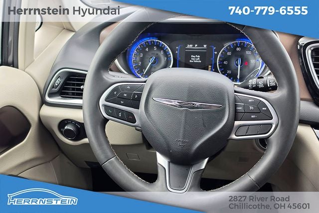 2023 Chrysler Voyager LX
