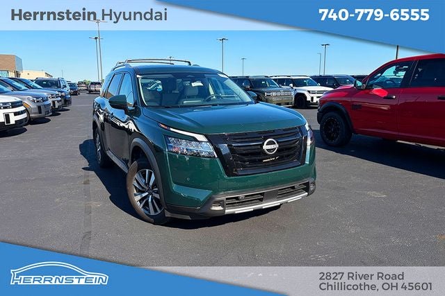 2024 Nissan Pathfinder SL