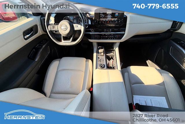 2024 Nissan Pathfinder SL
