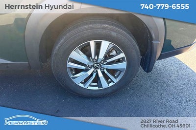 2024 Nissan Pathfinder SL