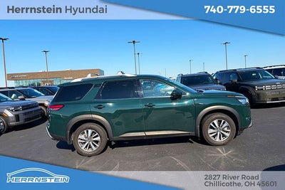 2024 Nissan Pathfinder SL