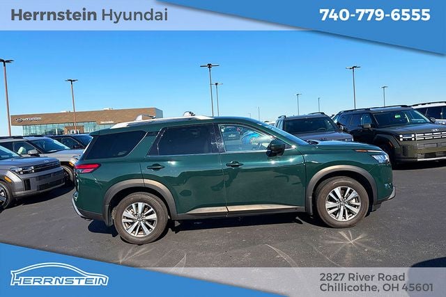 2024 Nissan Pathfinder SL