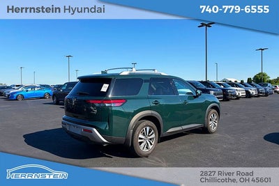 2024 Nissan Pathfinder SL