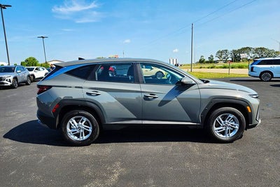 2026 Hyundai TUCSON SE FWD