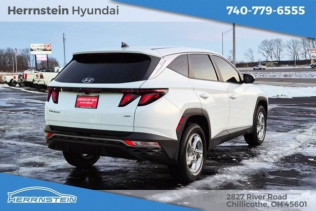 2023 Hyundai TUCSON SE