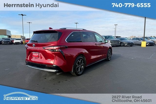 2025 Toyota Sienna Platinum 7 Passenger