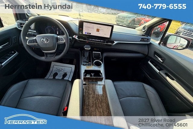 2025 Toyota Sienna Platinum 7 Passenger
