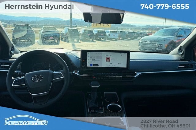 2025 Toyota Sienna Platinum 7 Passenger