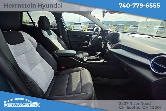 2025 Chevrolet Trax LS