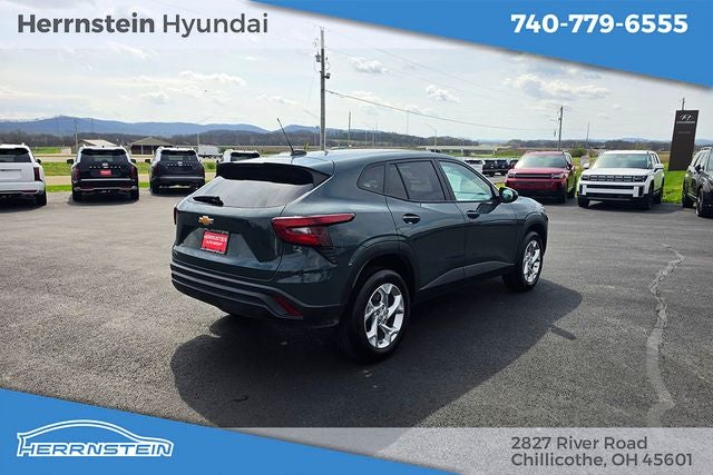 2025 Chevrolet Trax LS