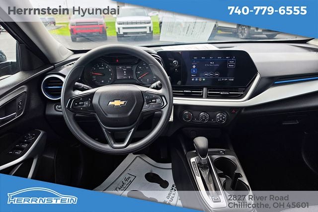 2025 Chevrolet Trax LS