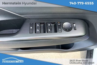 2025 Hyundai KONA SE