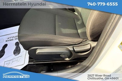 2025 Hyundai KONA SE