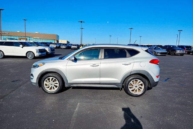 2016 Hyundai TUCSON SE