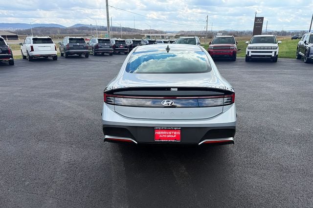 2025 Hyundai SONATA SE