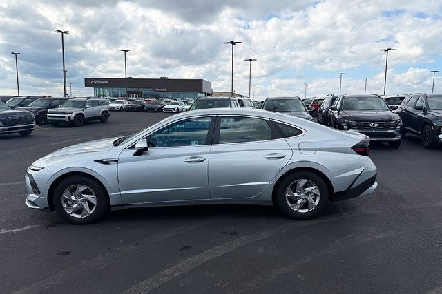2025 Hyundai SONATA SE