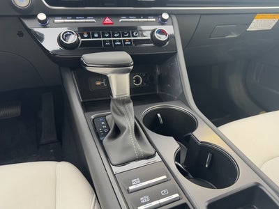 2025 Hyundai SONATA SE