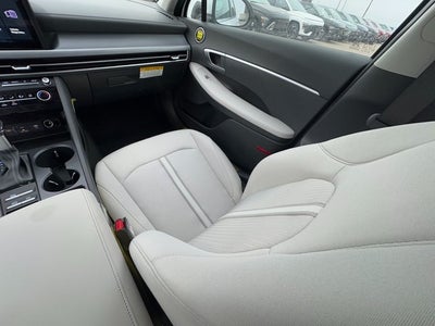 2025 Hyundai SONATA SE