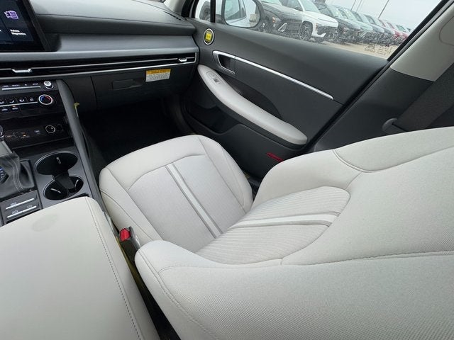 2025 Hyundai SONATA SE