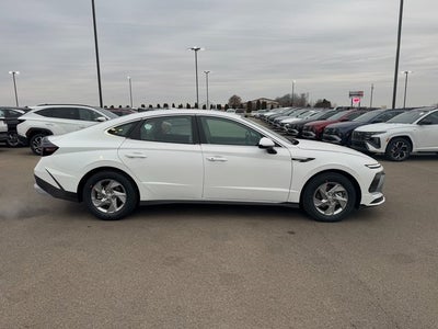 2025 Hyundai SONATA SE
