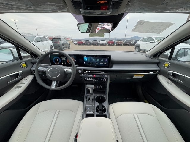 2025 Hyundai SONATA SE