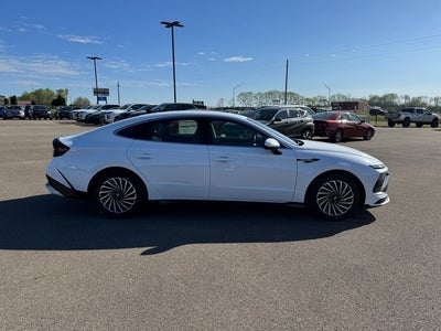 2025 Hyundai SONATA HYBRID SEL