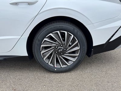 2025 Hyundai SONATA HYBRID SEL