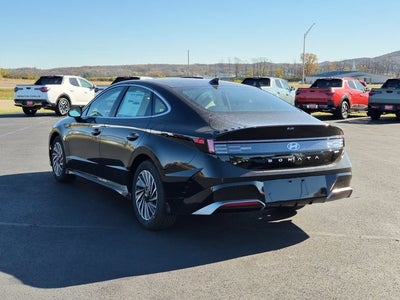 2026 Hyundai SONATA HYBRID SEL
