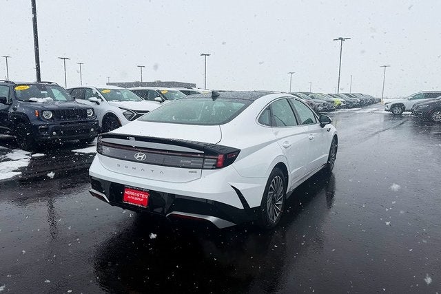 2026 Hyundai SONATA HYBRID SEL