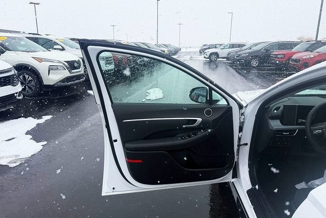 2026 Hyundai SONATA HYBRID SEL