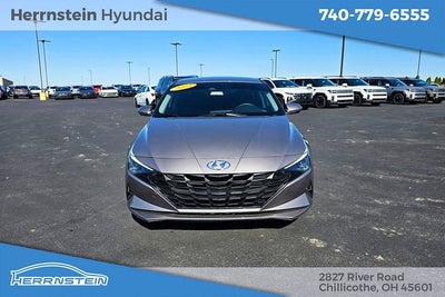 2023 Hyundai ELANTRA SE