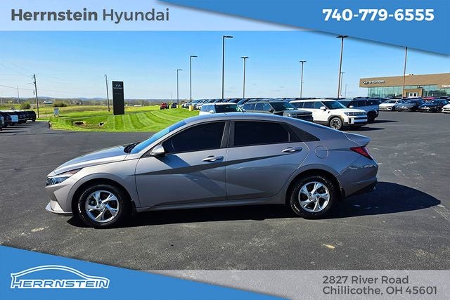 2023 Hyundai ELANTRA SE