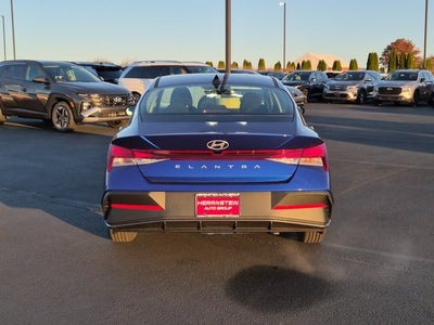 2026 Hyundai ELANTRA SE