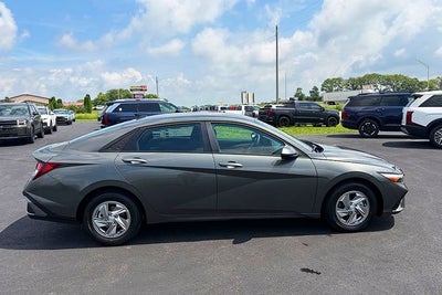 2026 Hyundai ELANTRA SE