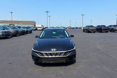2026 Hyundai ELANTRA SE