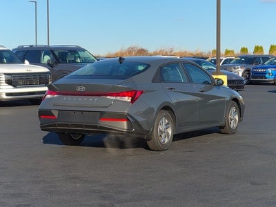 2026 Hyundai ELANTRA SE