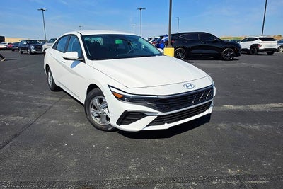 2026 Hyundai ELANTRA SE