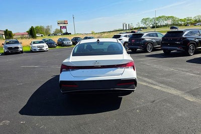 2026 Hyundai ELANTRA SE