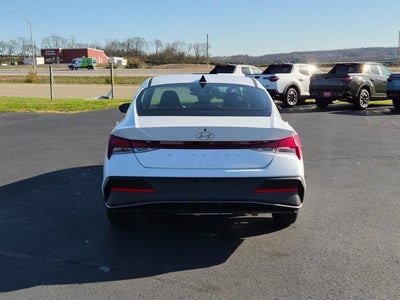 2026 Hyundai ELANTRA SE