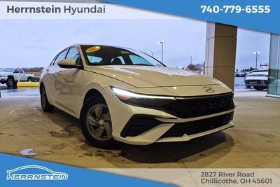 2024 Hyundai ELANTRA SE